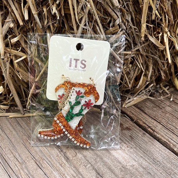 Glitter Cactus Boot Earrings - Picture 5 of 15